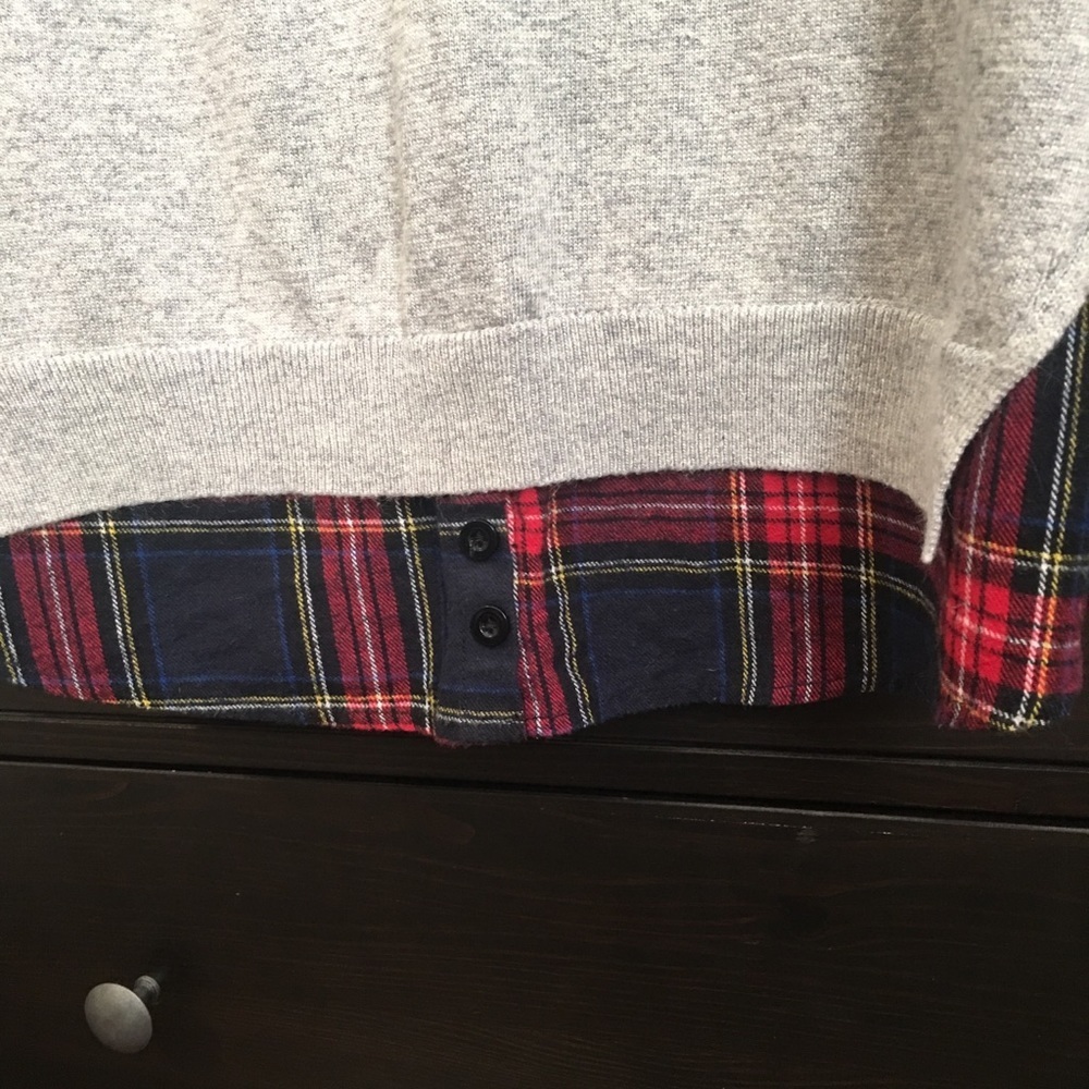 Goodnight Macaroon Grey sweater with plaid trim - Picture 5 of 7